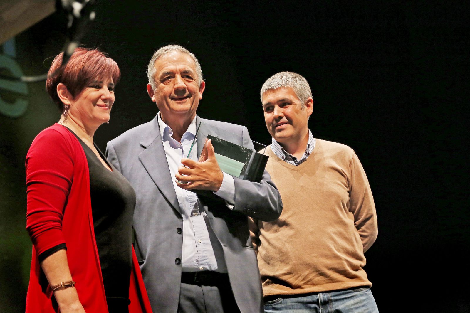 Toda la vida en el Juventud Jerez Industrial, club que fundó en 1991 y que trasciende lo deportivo al hacer una función social en una zona deprimida como es San Telmo, Juan García recibió el galardón a la Gestión Deportiva de manos de los periodistas Pilar Hernández (Canal Sur) y David Sánchez (Diario de Jerez). El Jerez Natación Máster y el Guadalcacín de Fútbol Sala Femenino fueron los otros finalistas.