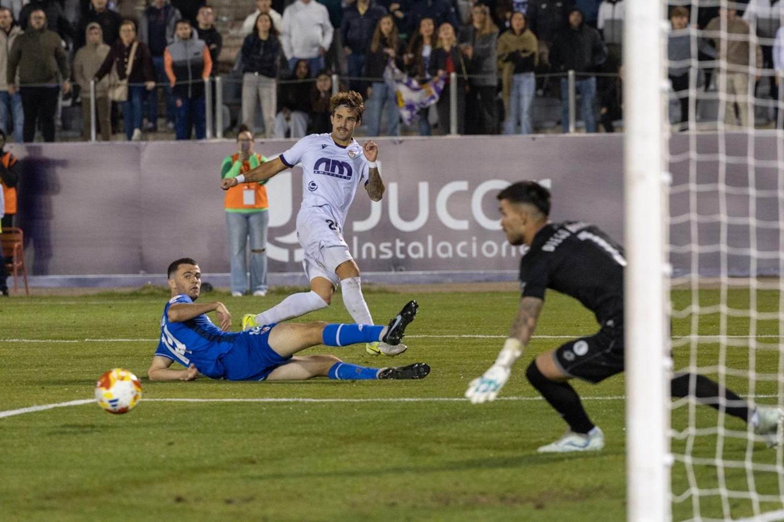 Real Jaén 0-1 Linares Deportivo: las mejores imágenes del clásico provincial