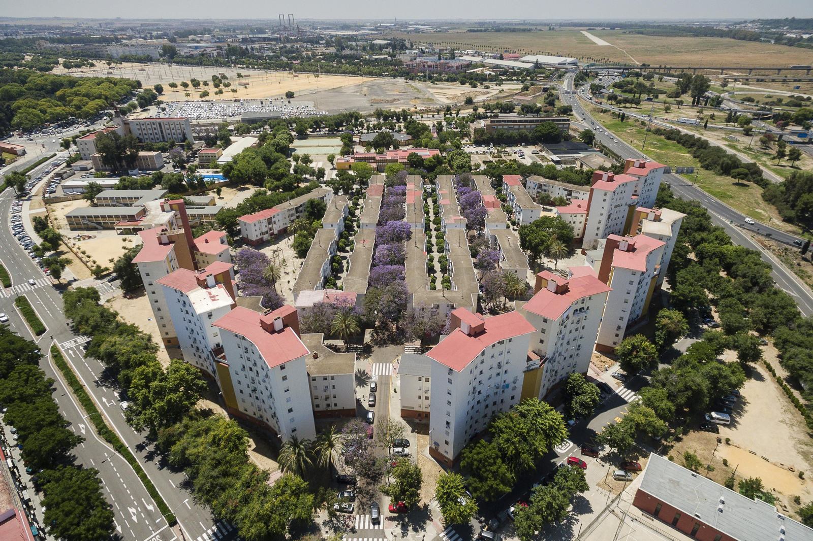 Vista aérea de la barriada del Carmen, situada junto a la Vega del Guadalquivir.