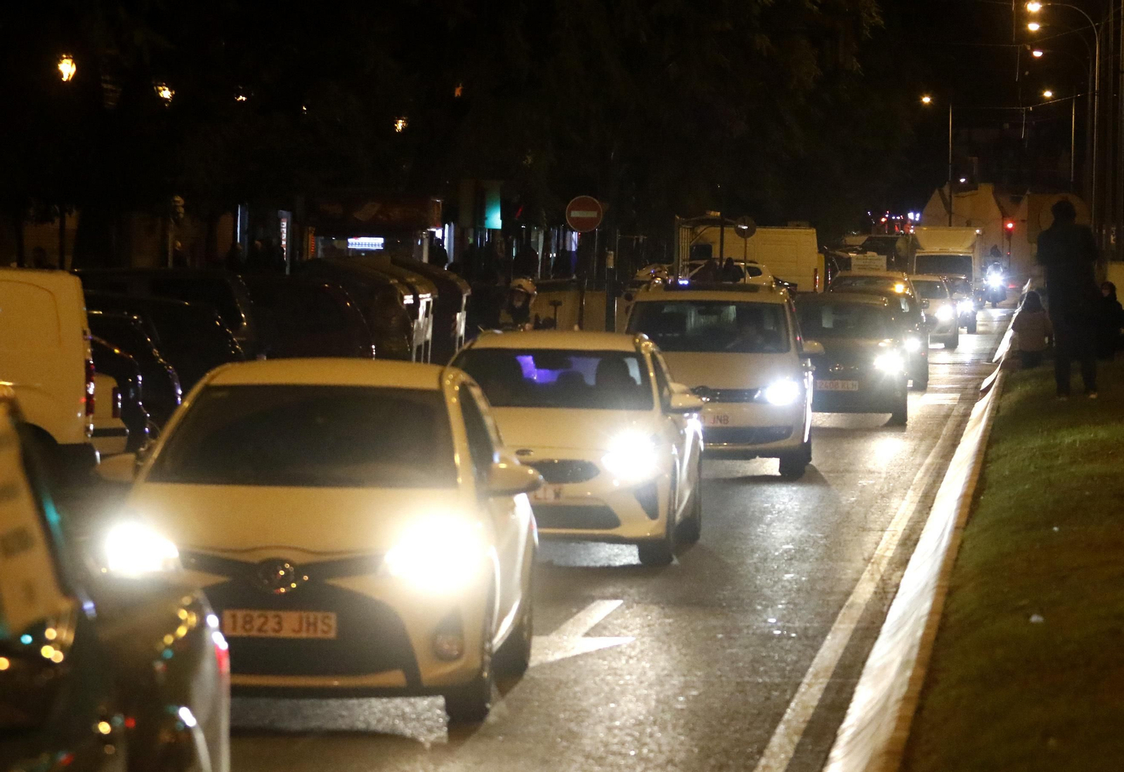 La caravana de protesta de la plantilla de Aucorsa, en fotografías
