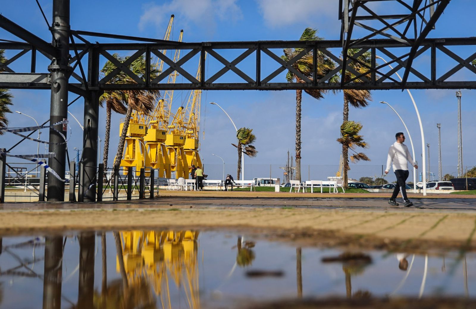 Fotografías del ambiente en la ciudad con el paso de la borrasca Leonardo