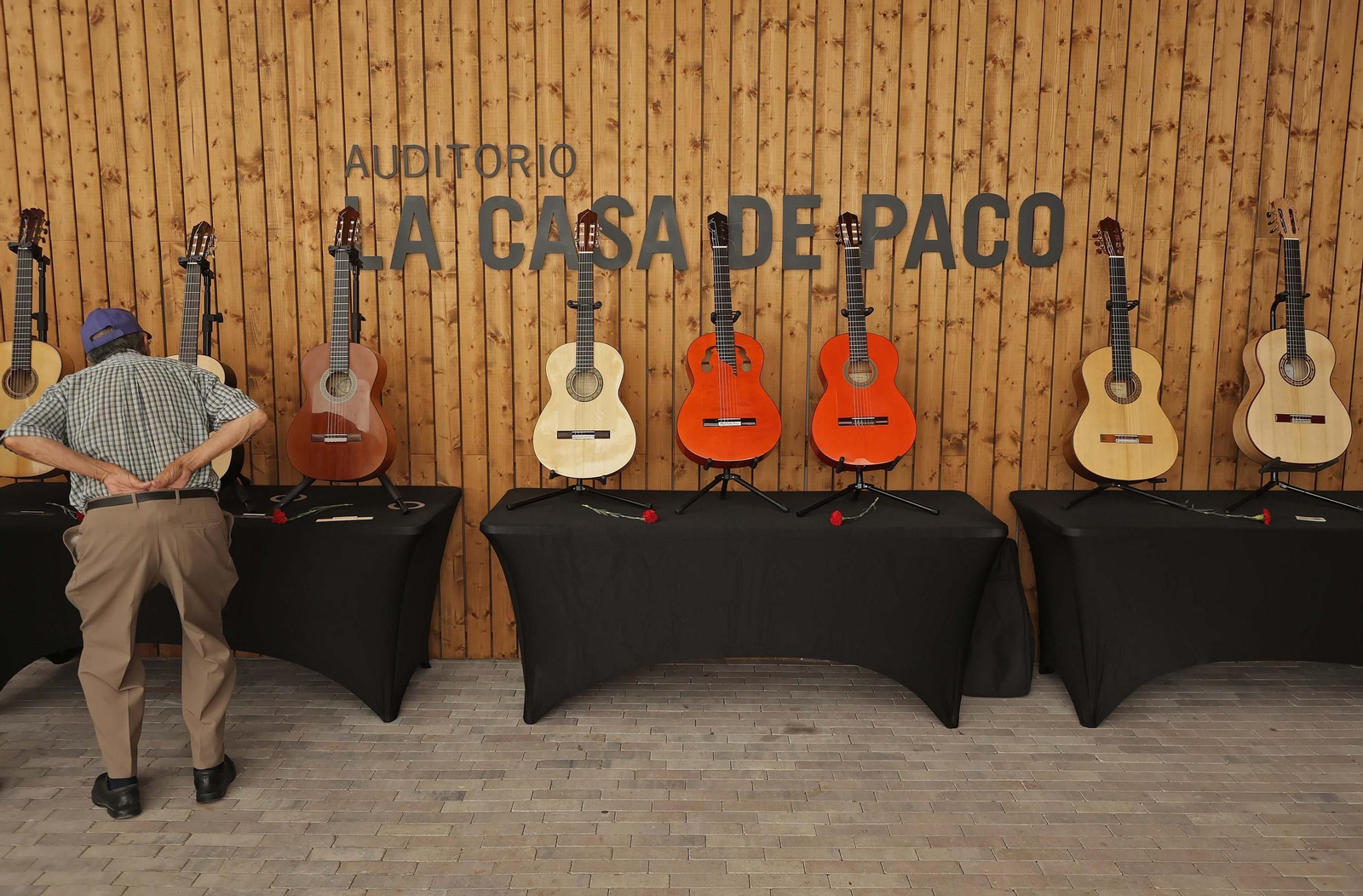 Algunas de las guitarras expuestas en el Centro Paco de Lucía.