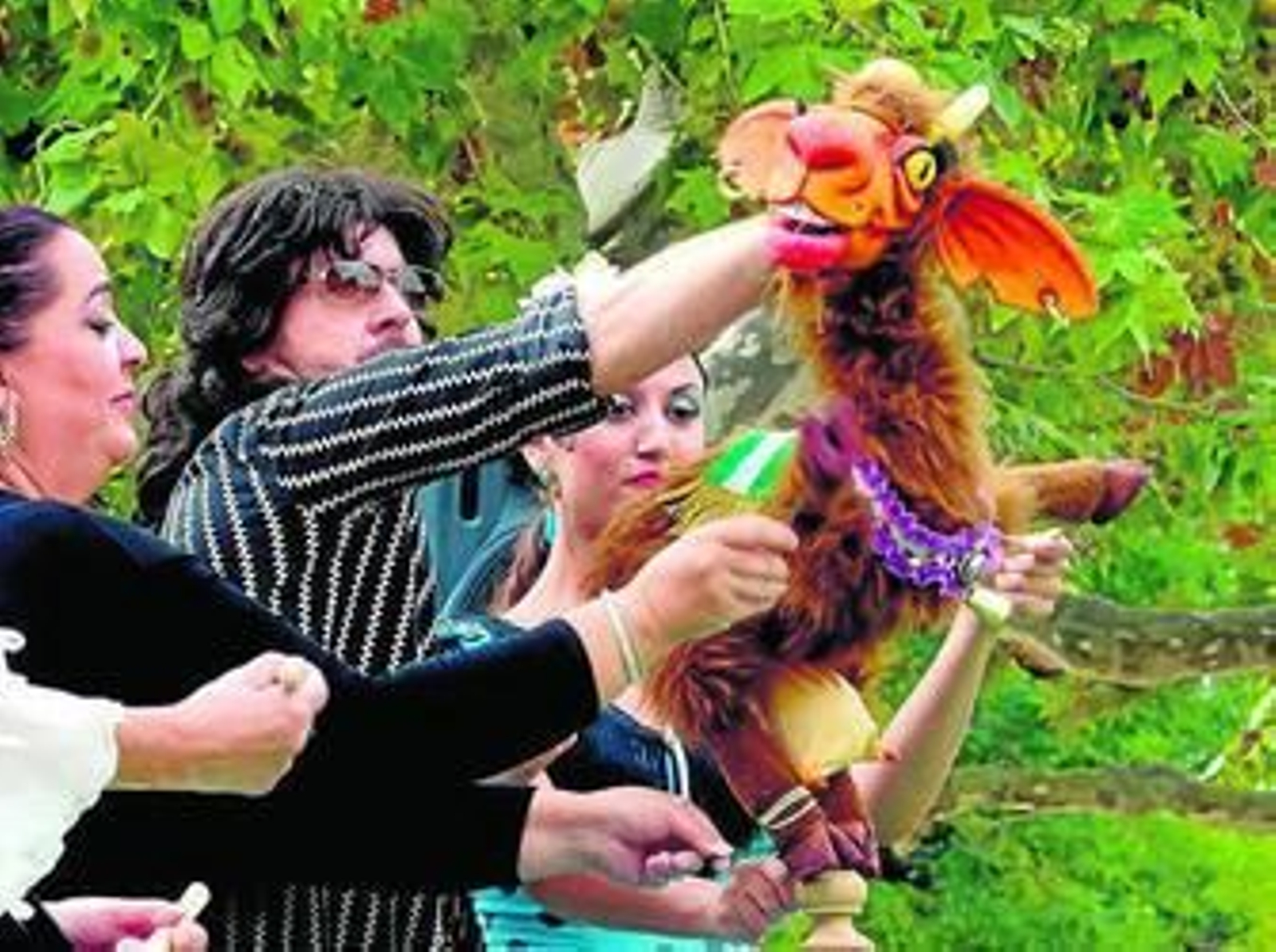 Títeres, actores y música se mezclan en esta propuesta.