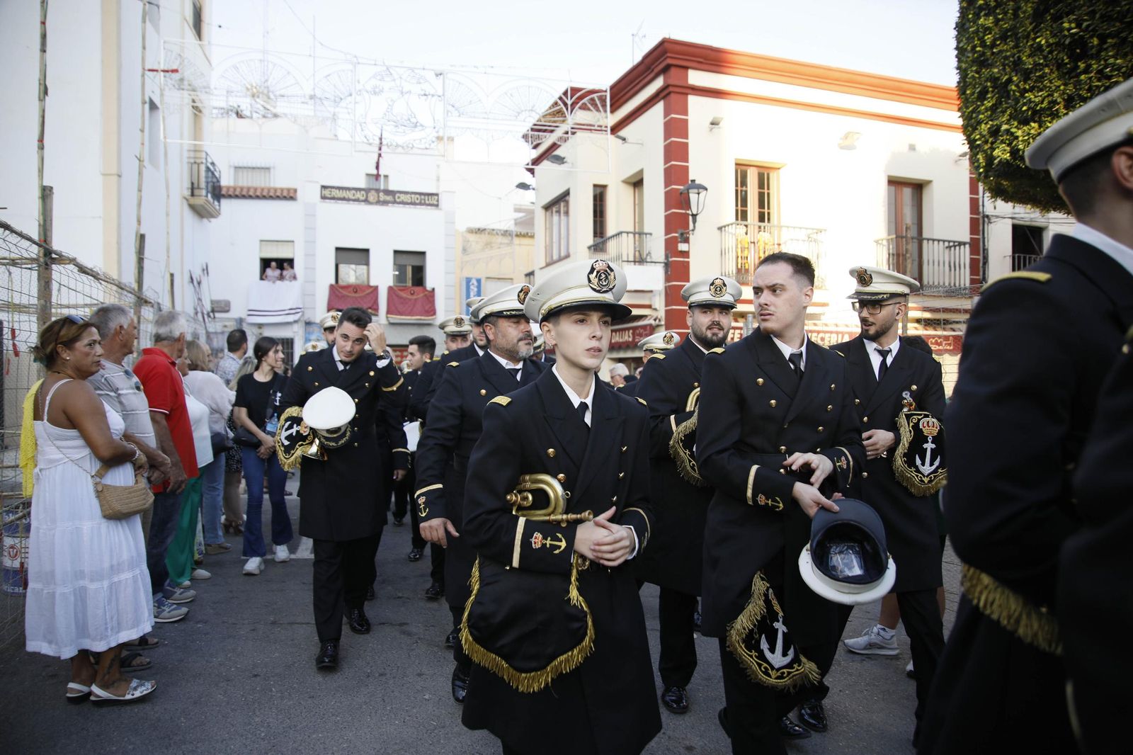 Las imágenes de la misa vespertina y procesión del Cristo de la Luz de Dalías