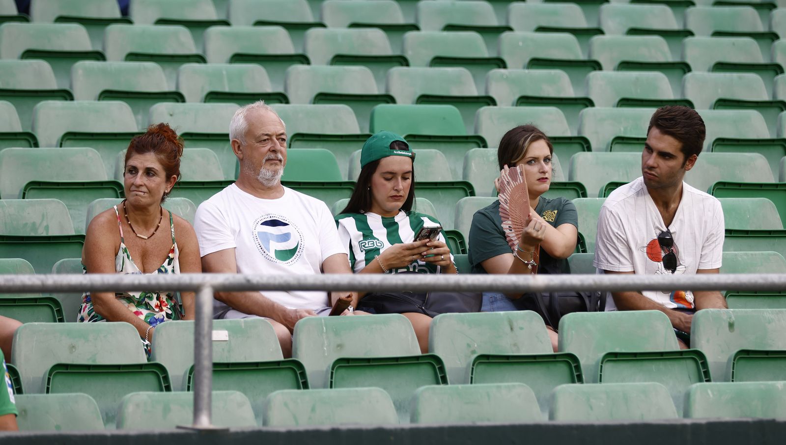 Búscate en las fotos del partido Betis-Villarreal