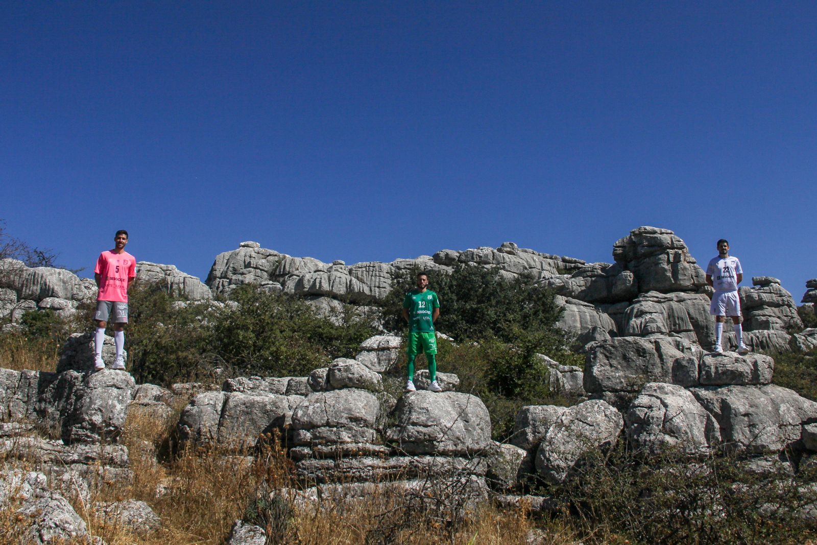 Las fotos de las nuevas equipaciones del UMA Antequera