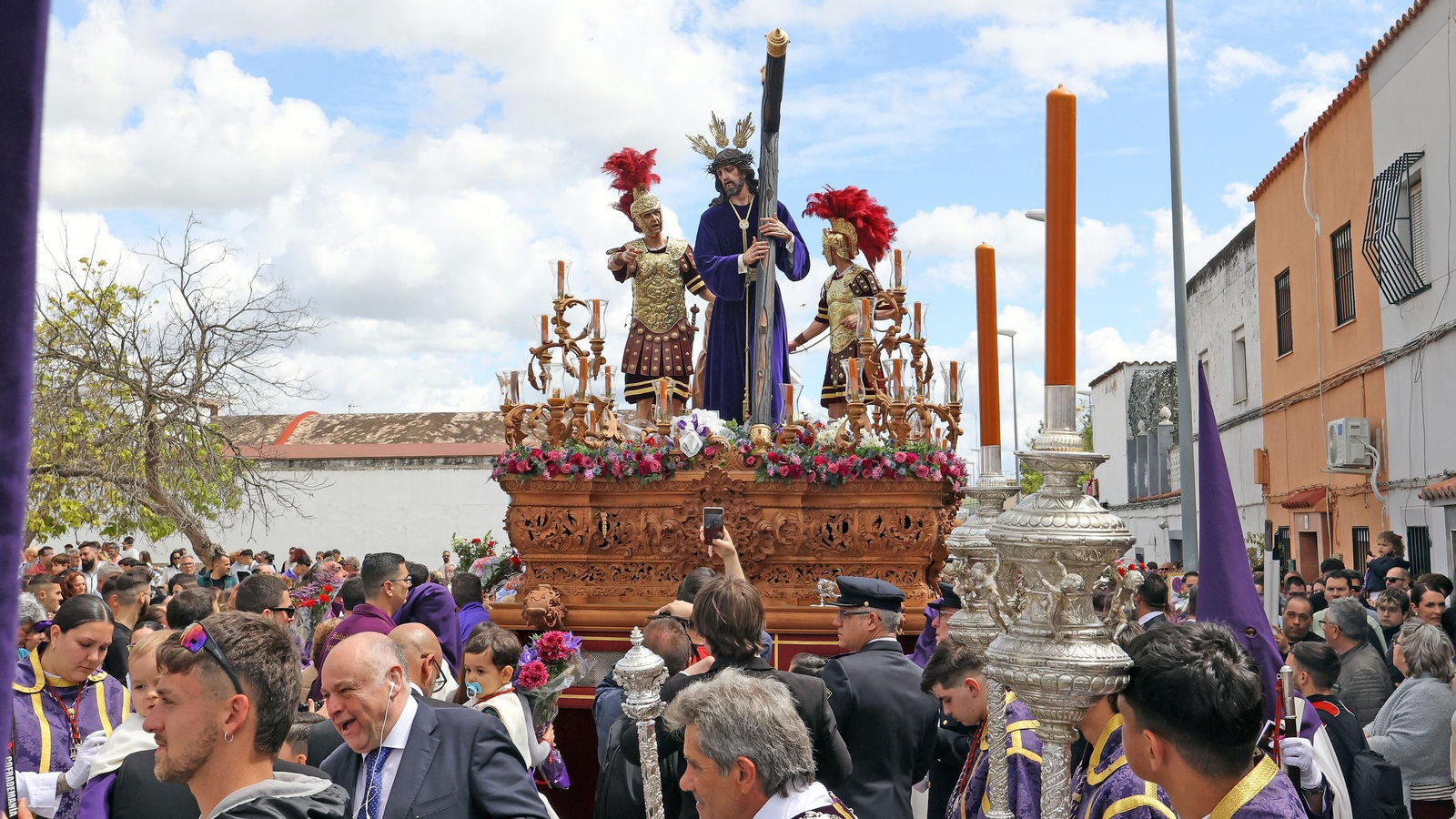 Imágenes de la Hermandad de Salud de San Rafael en el Martes Santo de Jerez 2025