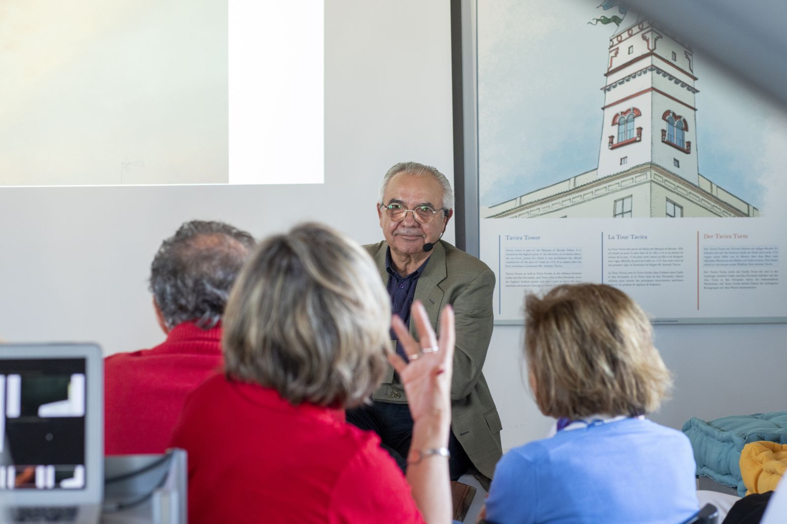 Joaquín Moreno durante la presentación de su nuevo libro en la Torre Tavira.