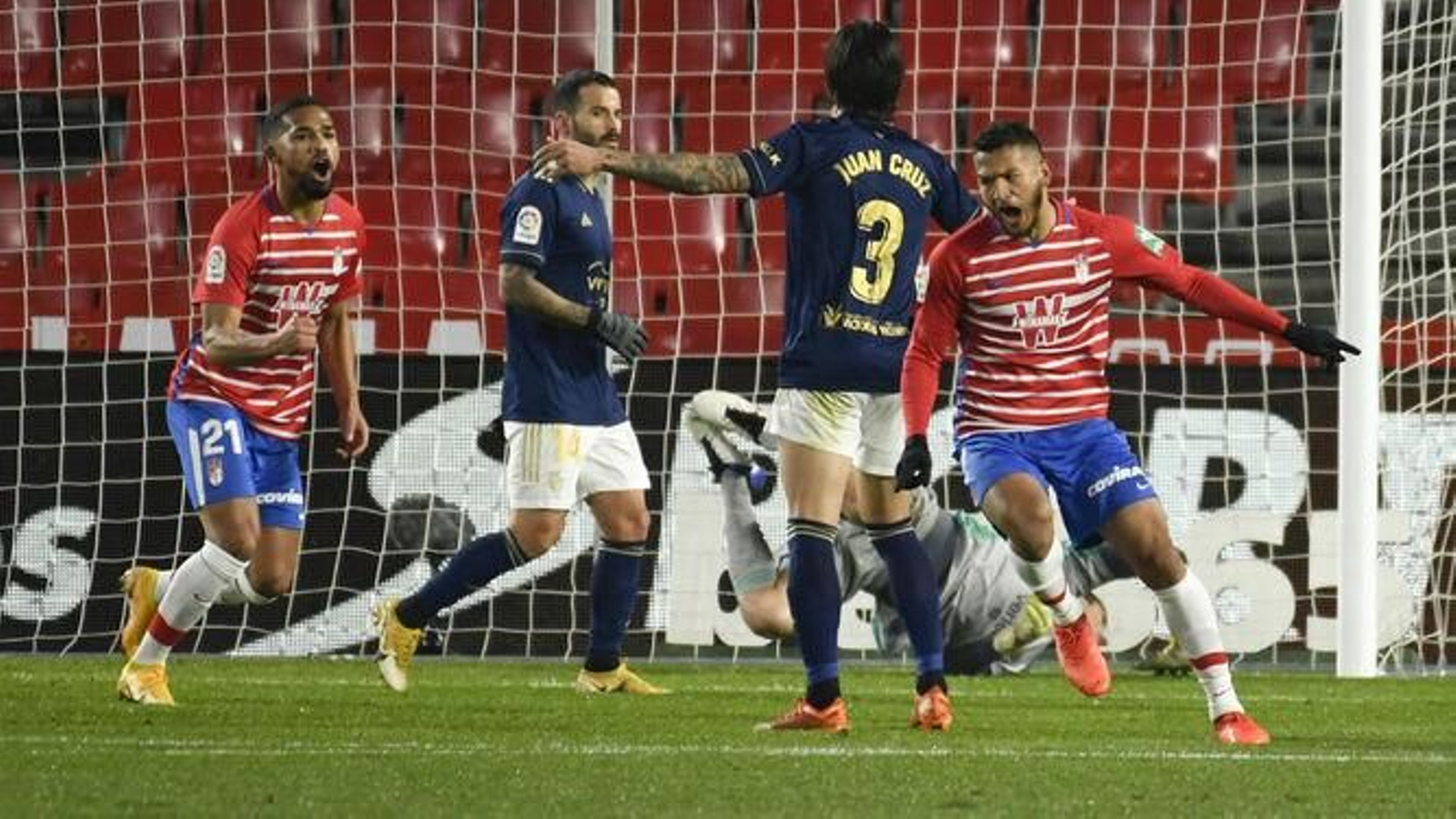 Luis Suárez marcó a Osasuna.