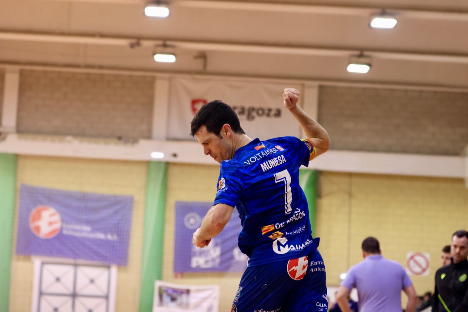 Muniesa celebra su gol con el que reducía distancias en la épica remontada de los zaragozanos ante los celestes.