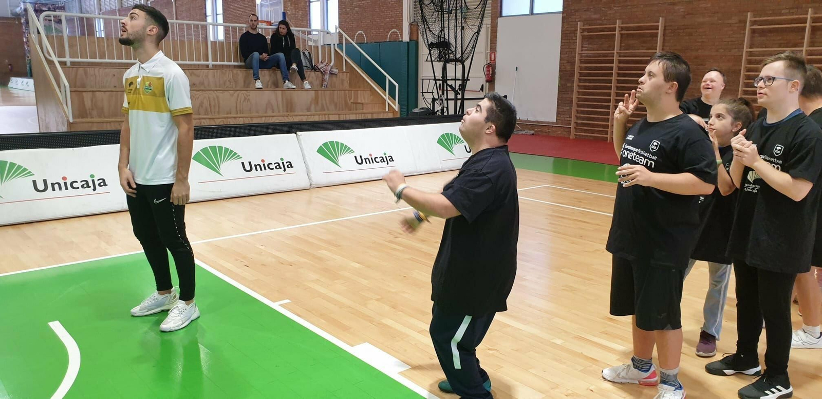 Las fotos de Down Málaga con el Unicaja en el programa One Team Las fotos de Down Málaga con el Unicaja en el programa One Team