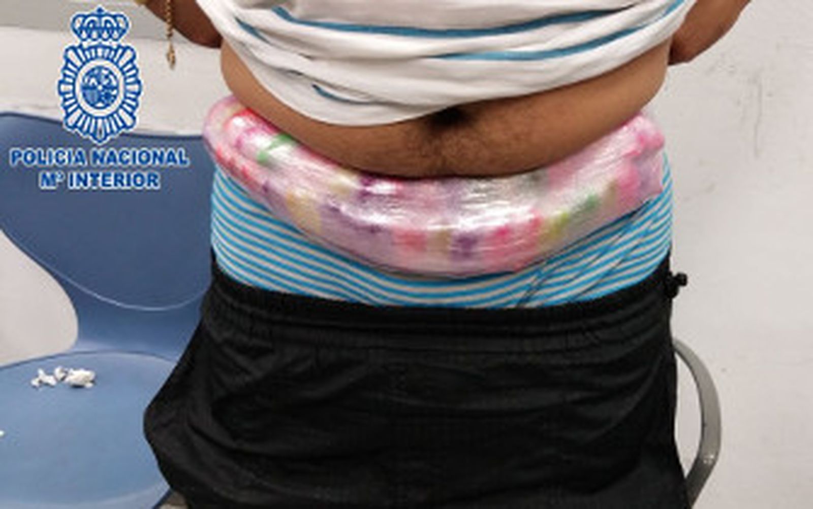 Dos detenidos al intentar introducir droga oculta en su cuerpo