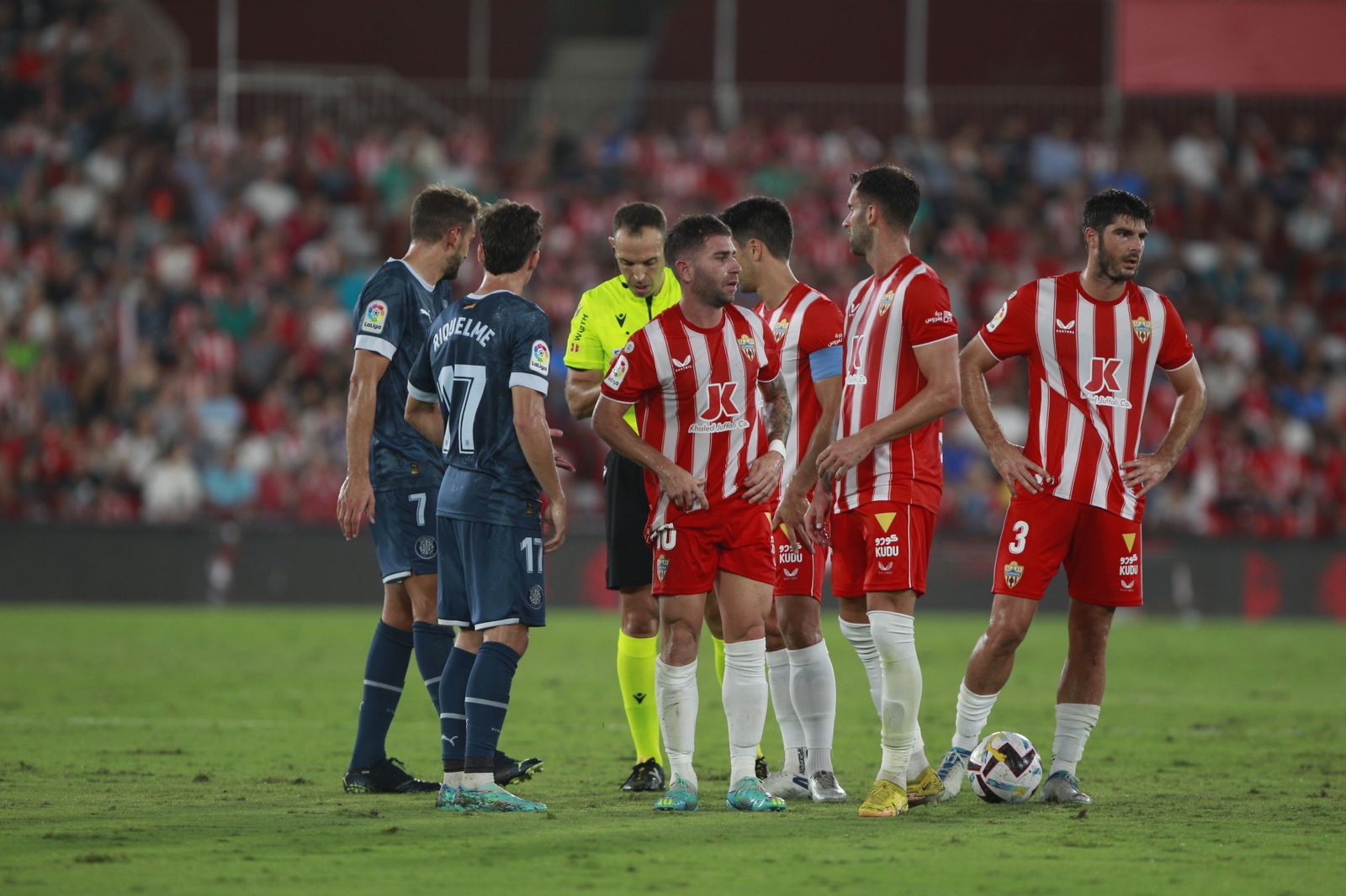 Imágenes del partido de fútbol U.D. Almería-Girona F.C.