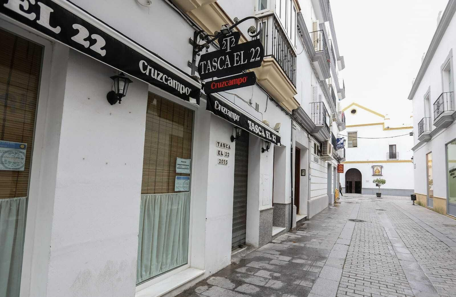 Imágenes de Chiclana durante la primera jornada del cierre de actividades