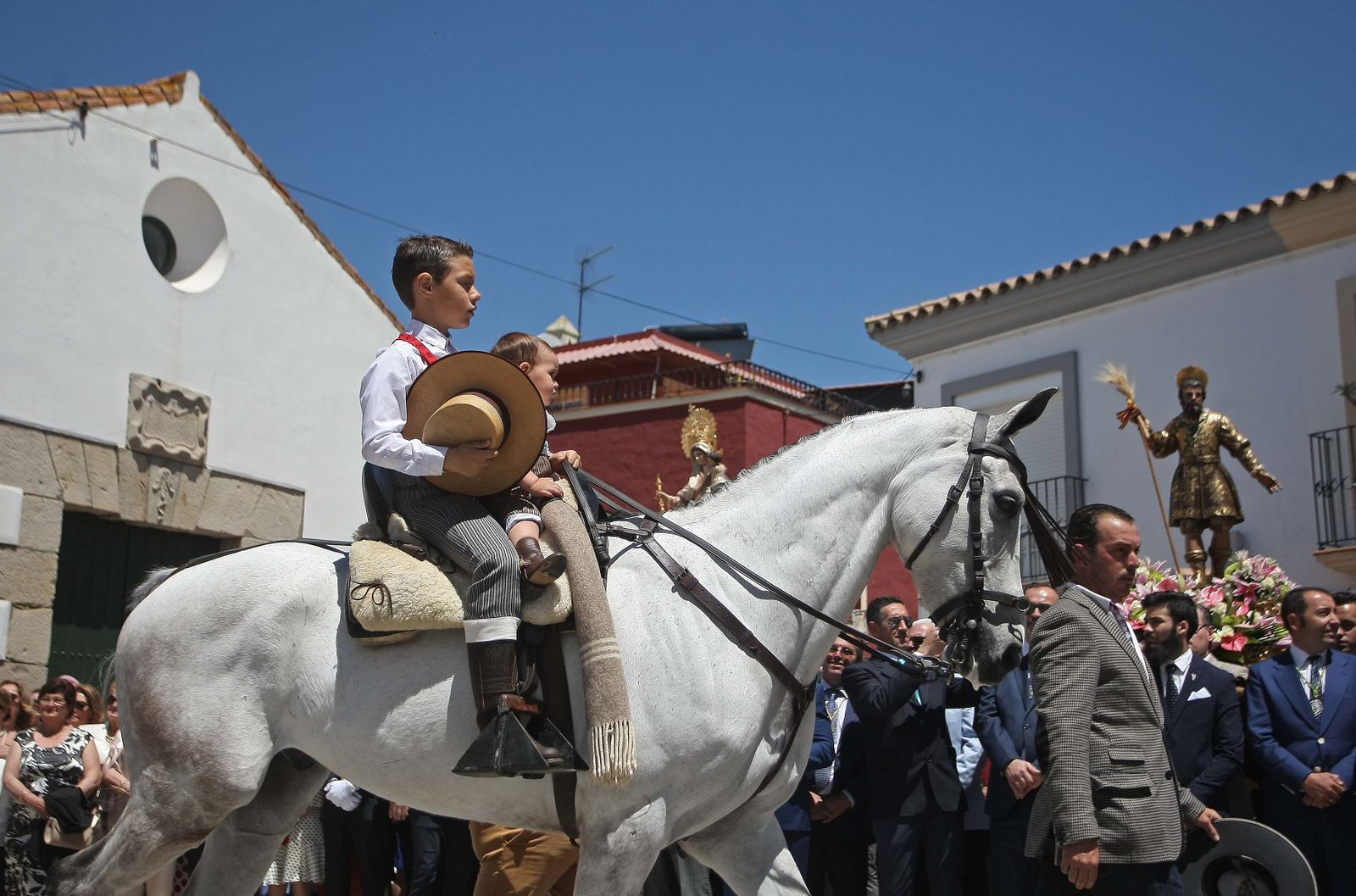 Procesión de San Isidro Labrador y la Virgen del Rosario en Los Barrios