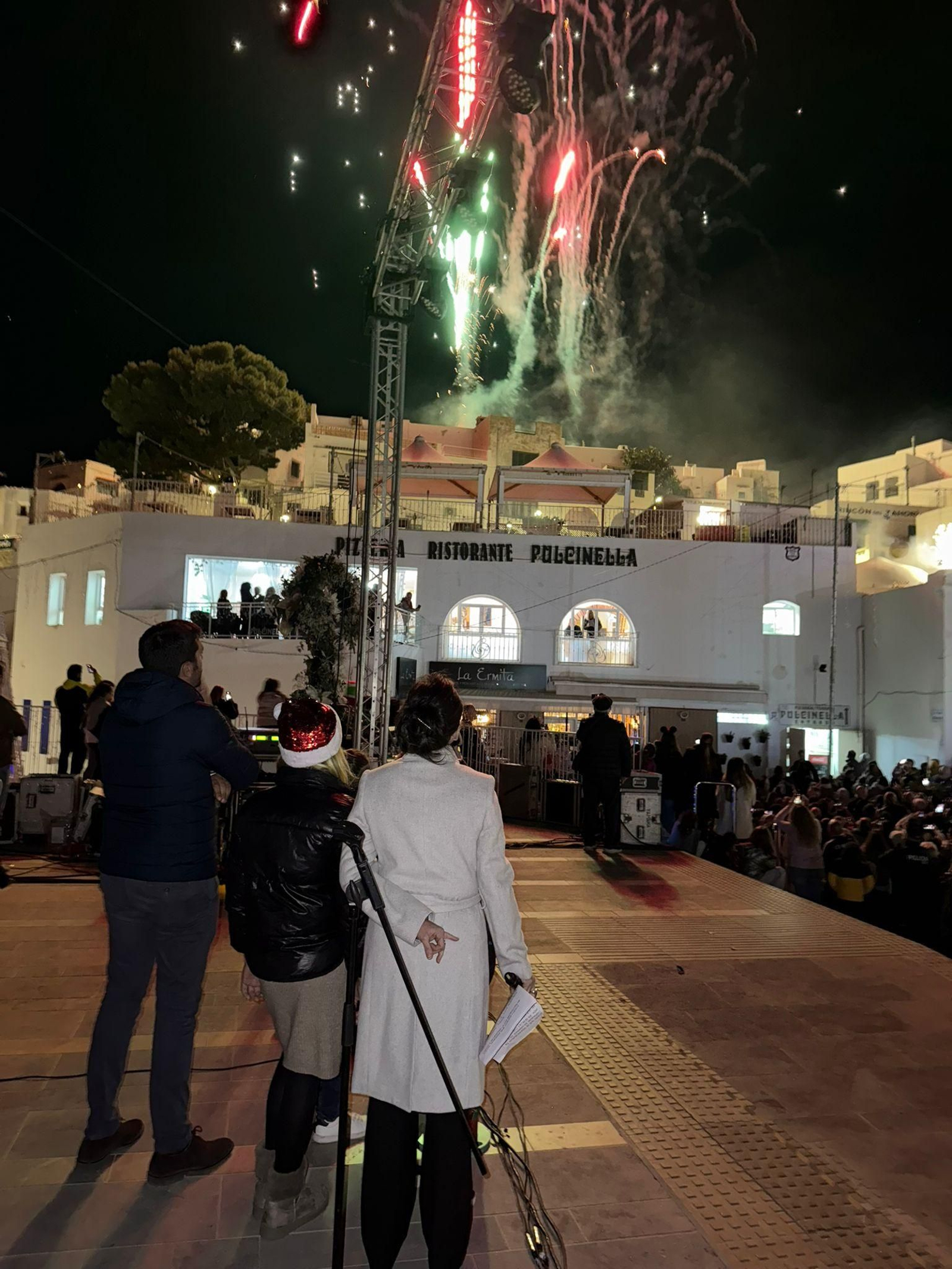 Y la Navidad llegó a Mojácar: así ha sido el espectacular encendido del alumbrado