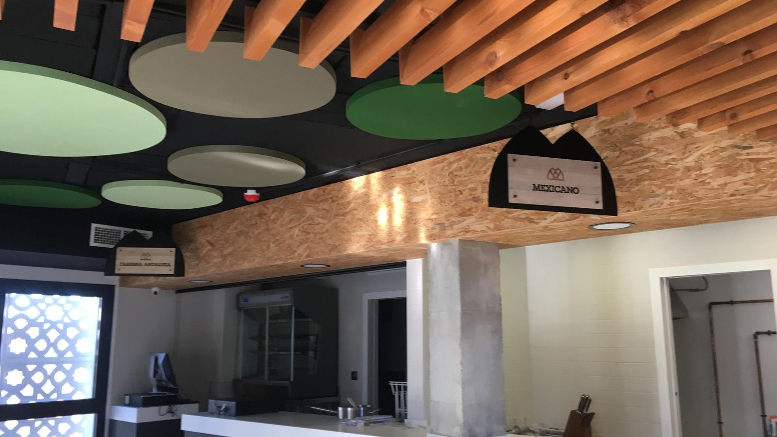 Mexicano en la zona de puestos gastronómicos-gourmet.