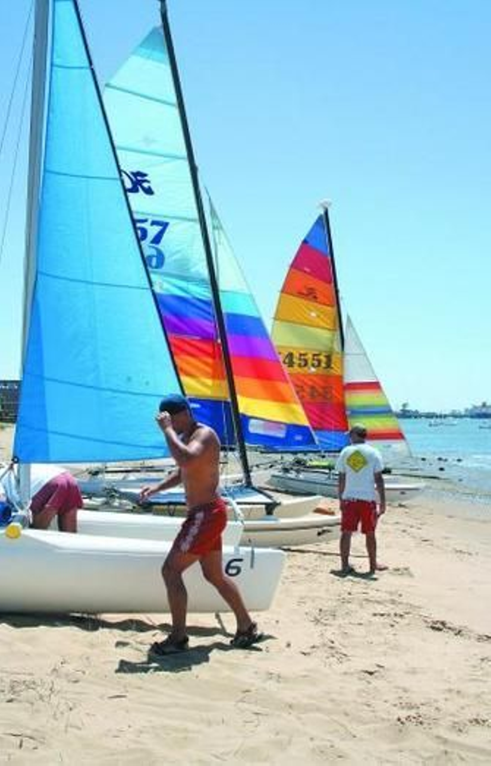 Los mejores catamaranes de Andalucía se citan en Islantilla. Los mejores catamaranes de Andalucía se citan en Islantilla.