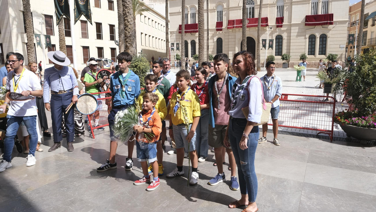 Ofrenda floral a la Virgen del Mar en la Feria de Almería 2024, en imágenes