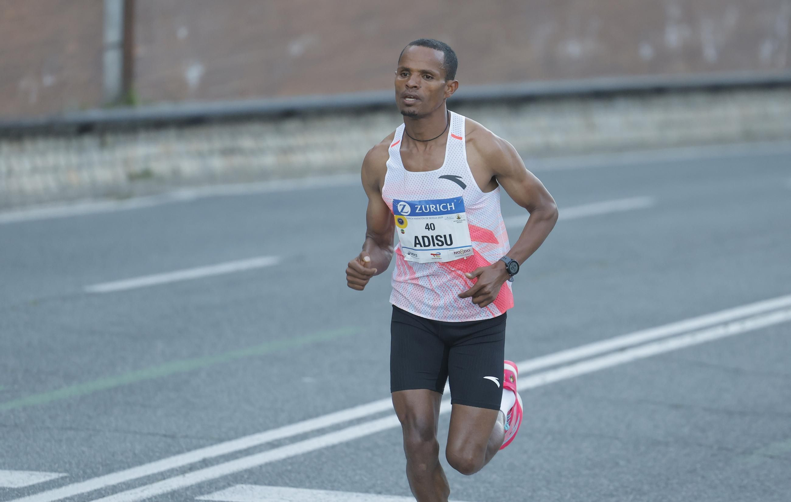 Búscate en el Zurich Maratón de Sevilla 2025