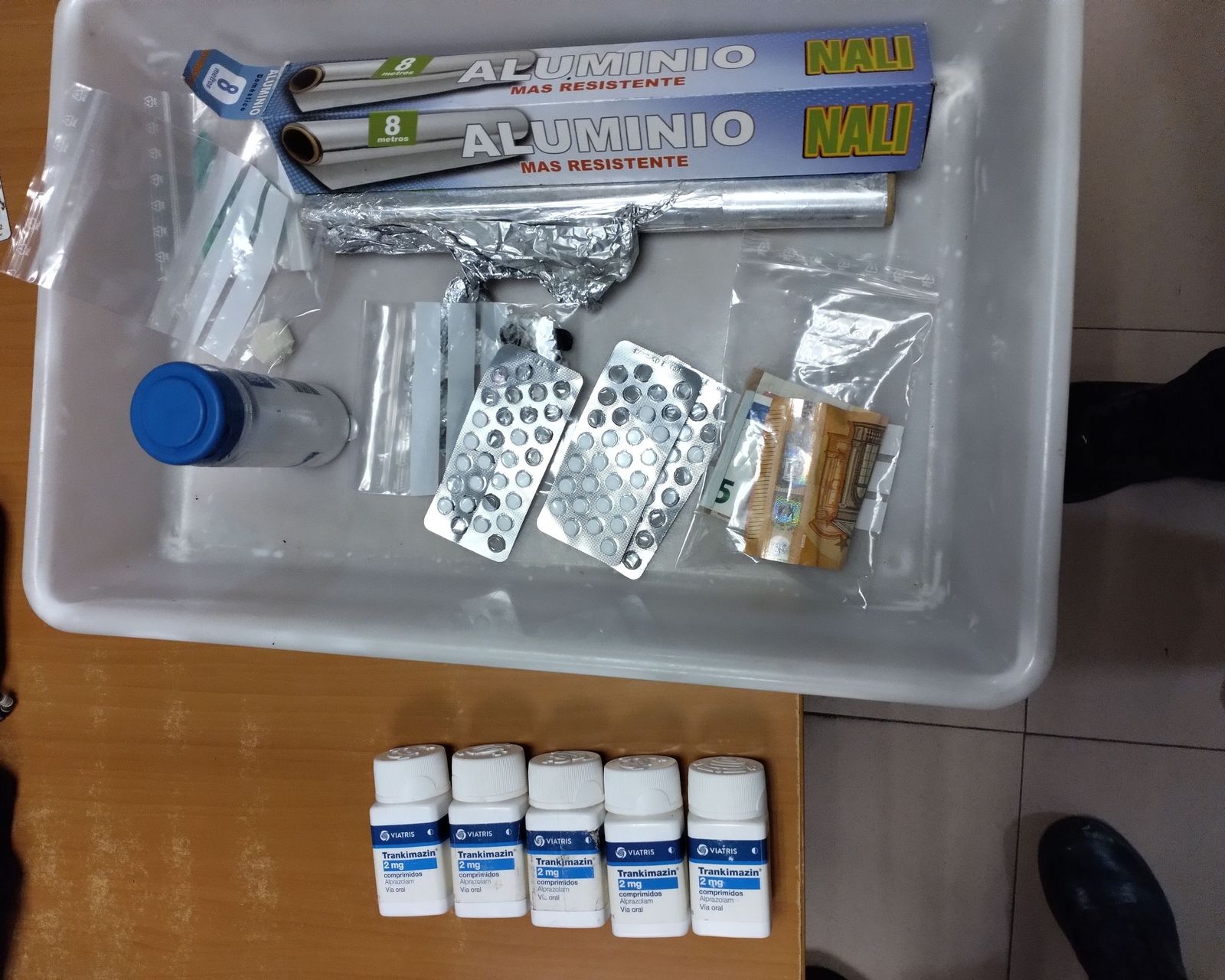 Drogas intervenidas al detenido.