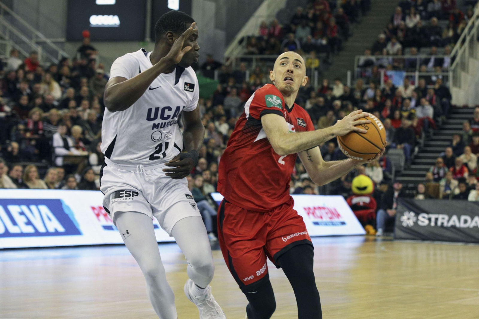 Las mejores imágenes del Covirán Granada-UCAM Murcia