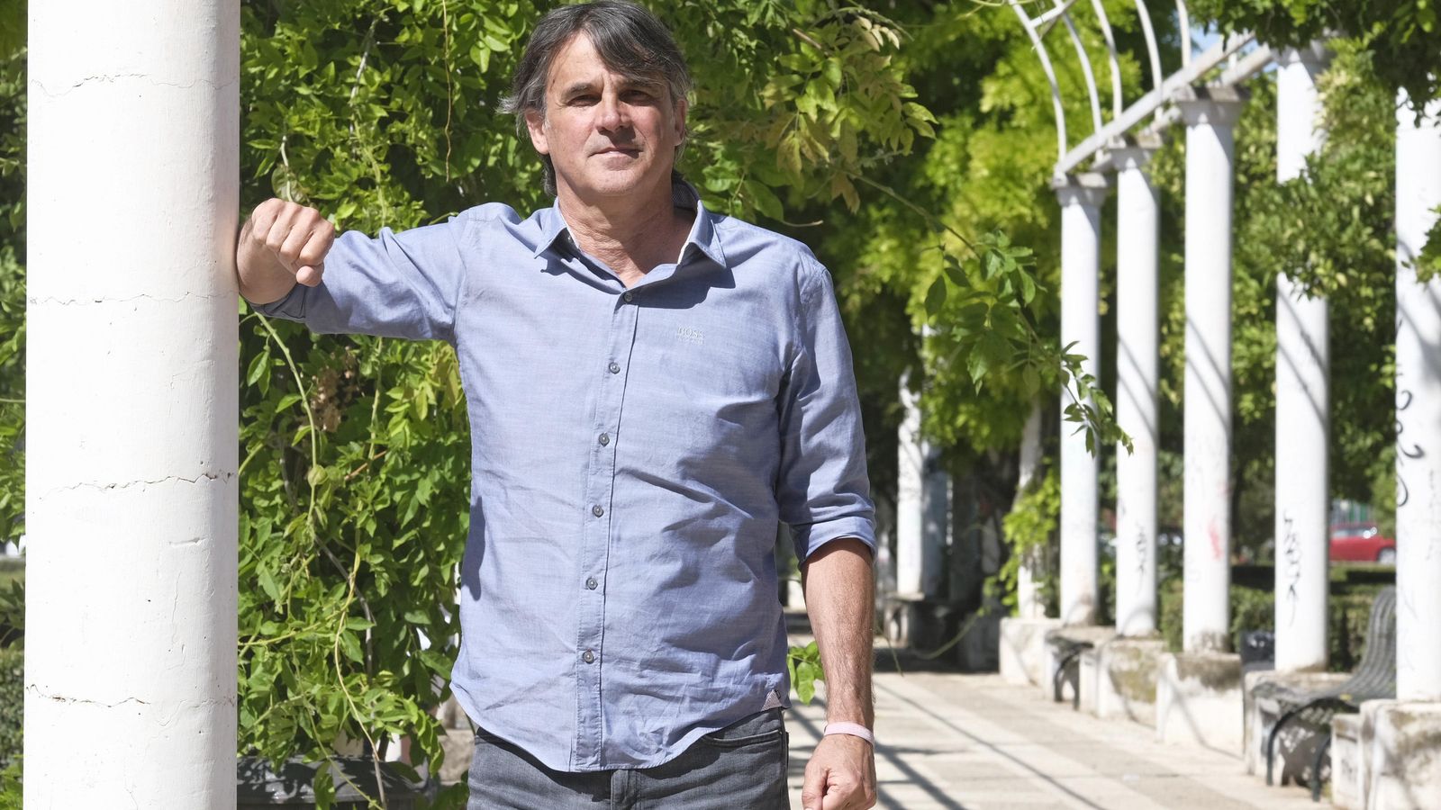 Ricar posa durante una entrevista para 'el Día' en un parque de Córdoba. Ricar posa durante una entrevista para 'el Día' en un parque de Córdoba.