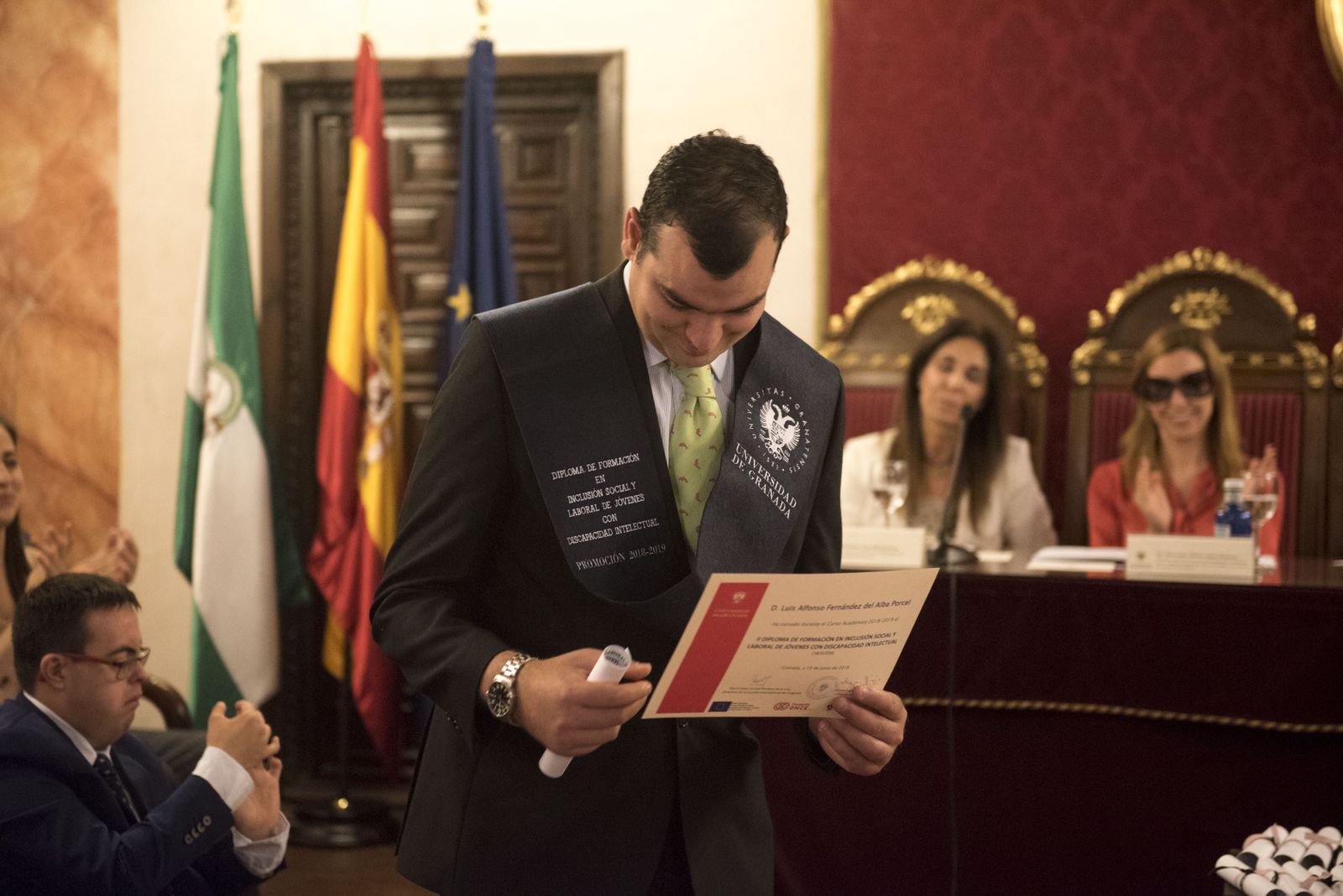 La entrega de diplomas se ha celebrado en el Paraninfo de Derecho.