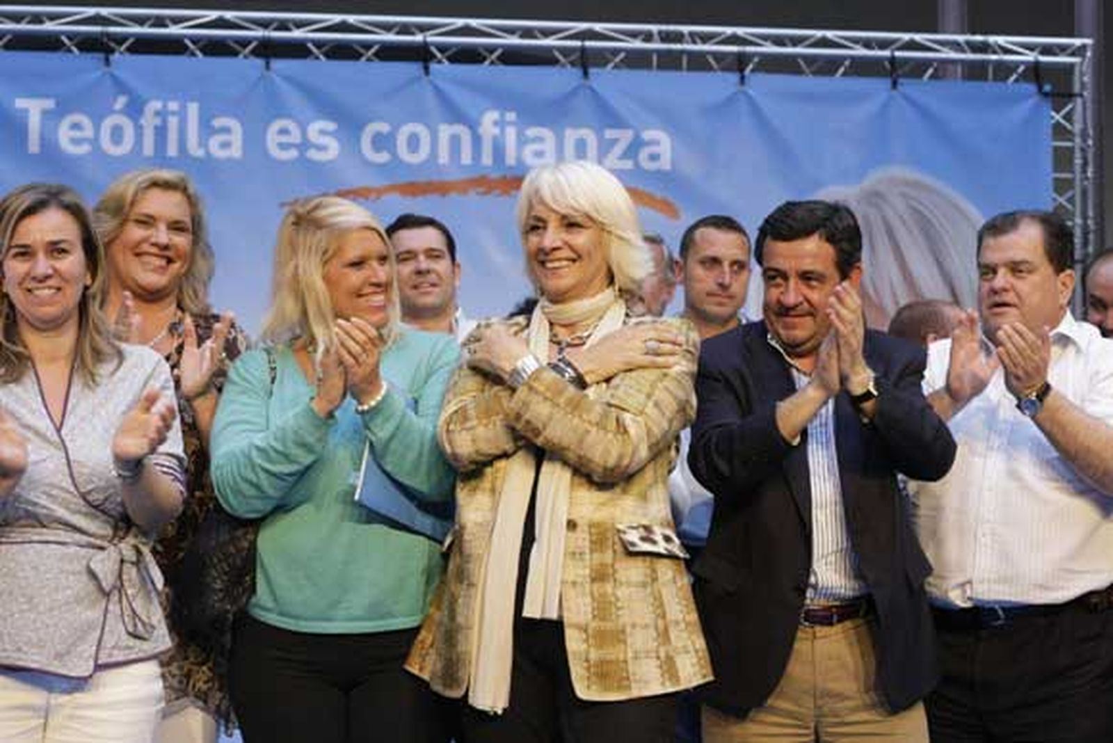 Teófila Martínez cierra la campaña pidiendo que no se dé "un paso atrás"