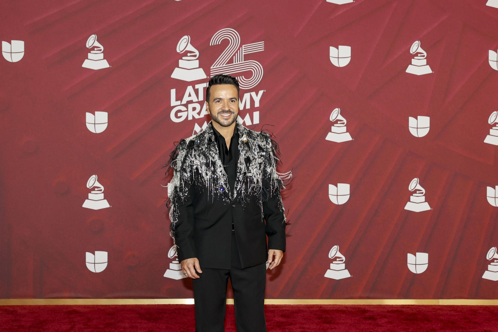 Todos los famosos, tendencias y curiosidades en la alfombra roja de la 25 edición de los Grammy Latinos