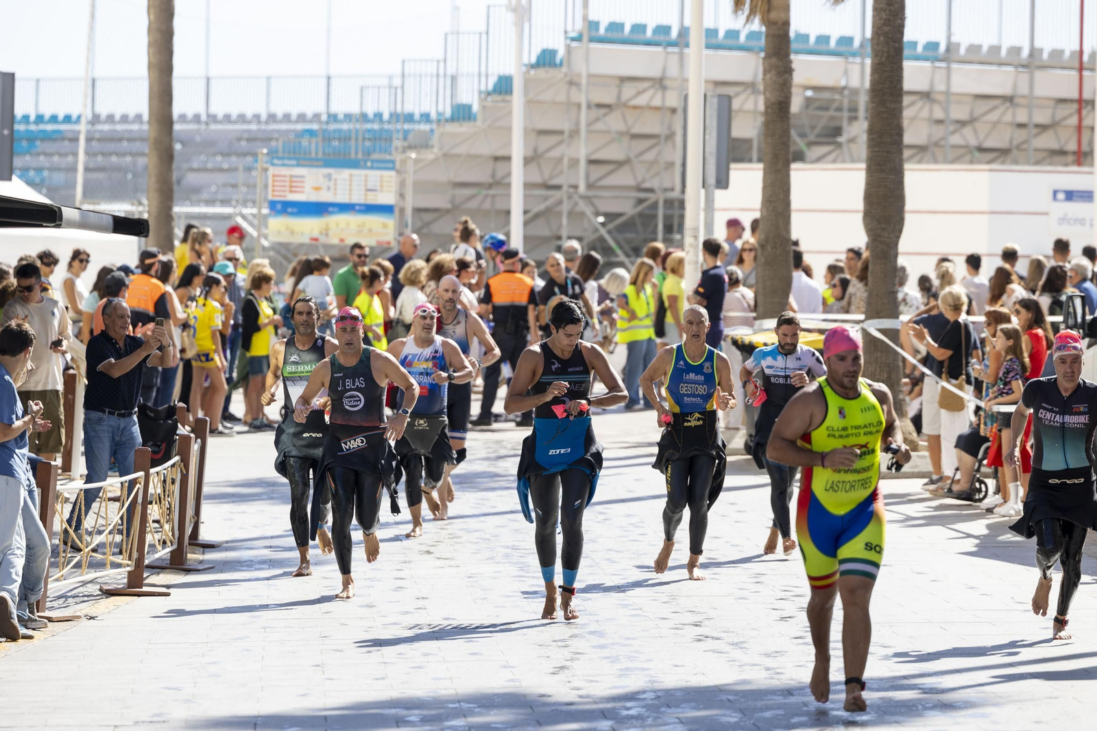 Búscate en las imágenes del Triatlón Hércules Cádiz