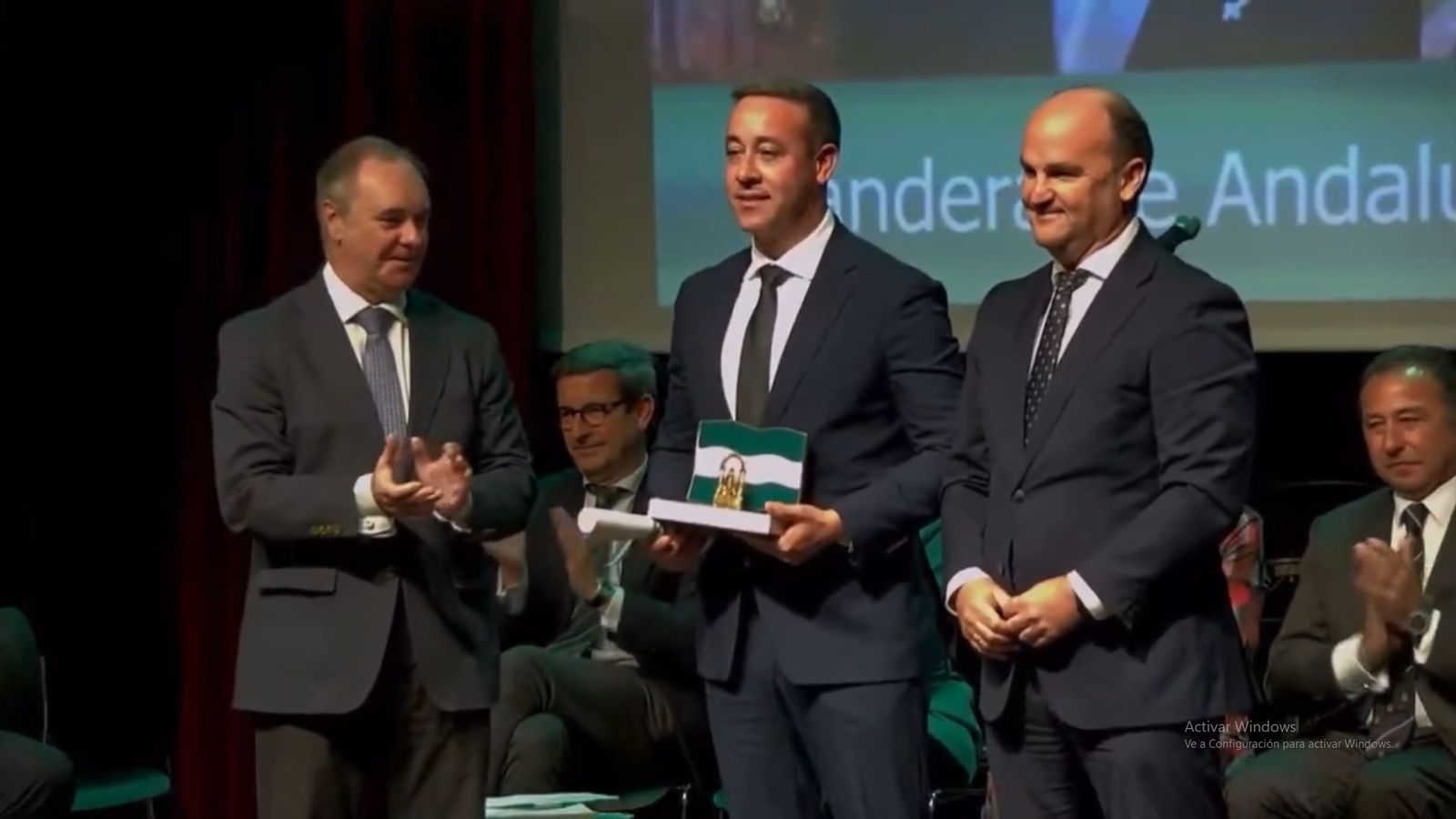 El actual director, David Rodríguez, recibe la distinción