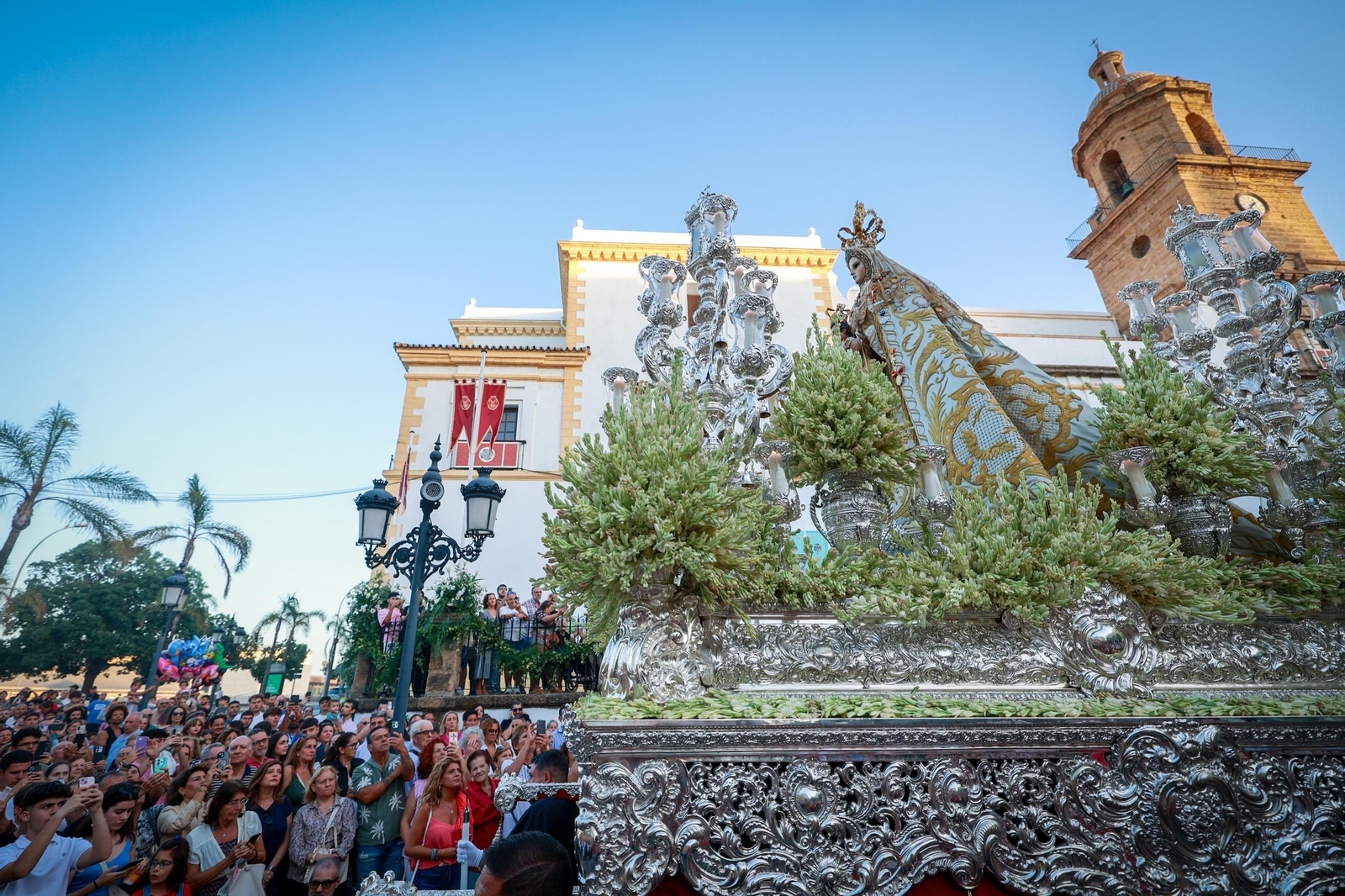 Las imágenes de la procesión de la Patrona por las calles de Cádiz