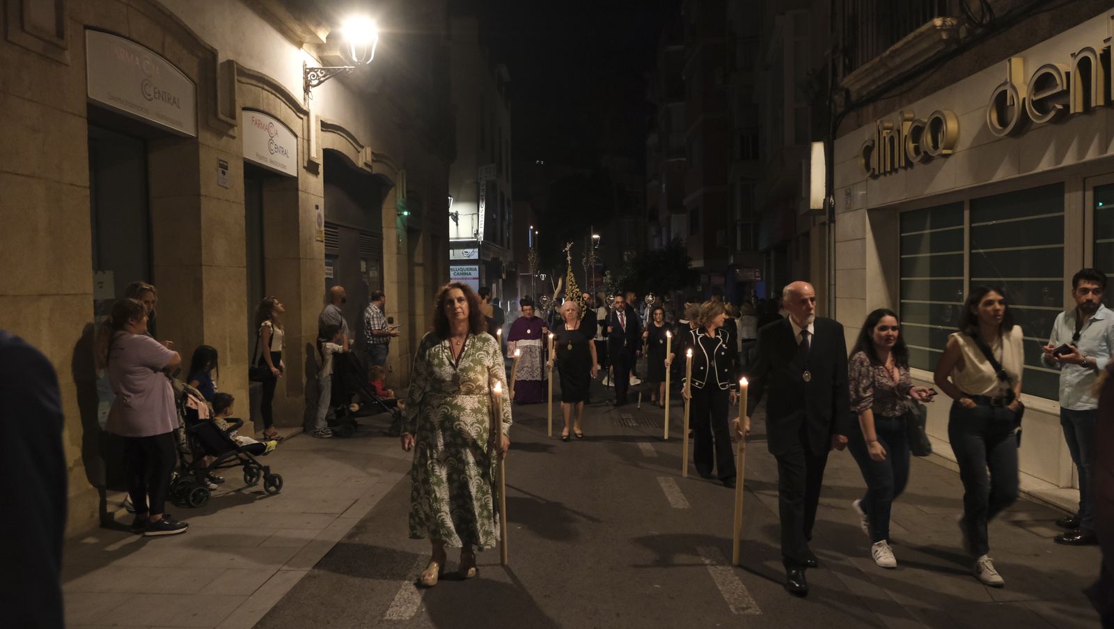 Imágenes de La Magna por las calles de Almería