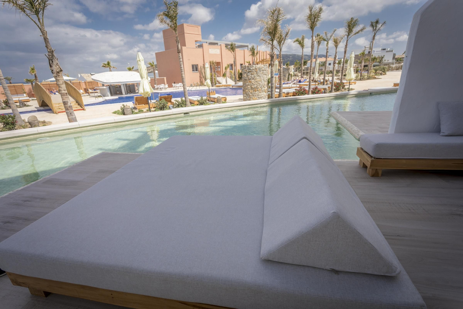 El hotel Zahara Beach & Spa, en imágenes