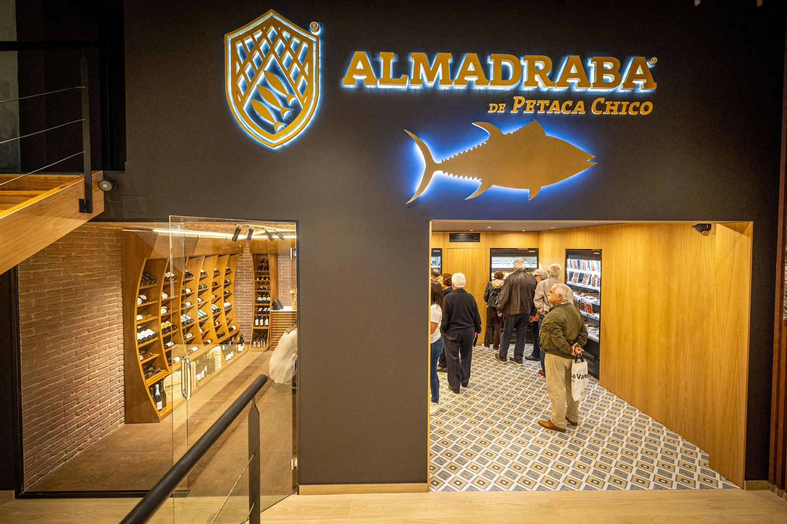 Imágenes de ‘Shopping Almadraba’ la nueva tienda de Petaca Chico en Cádiz