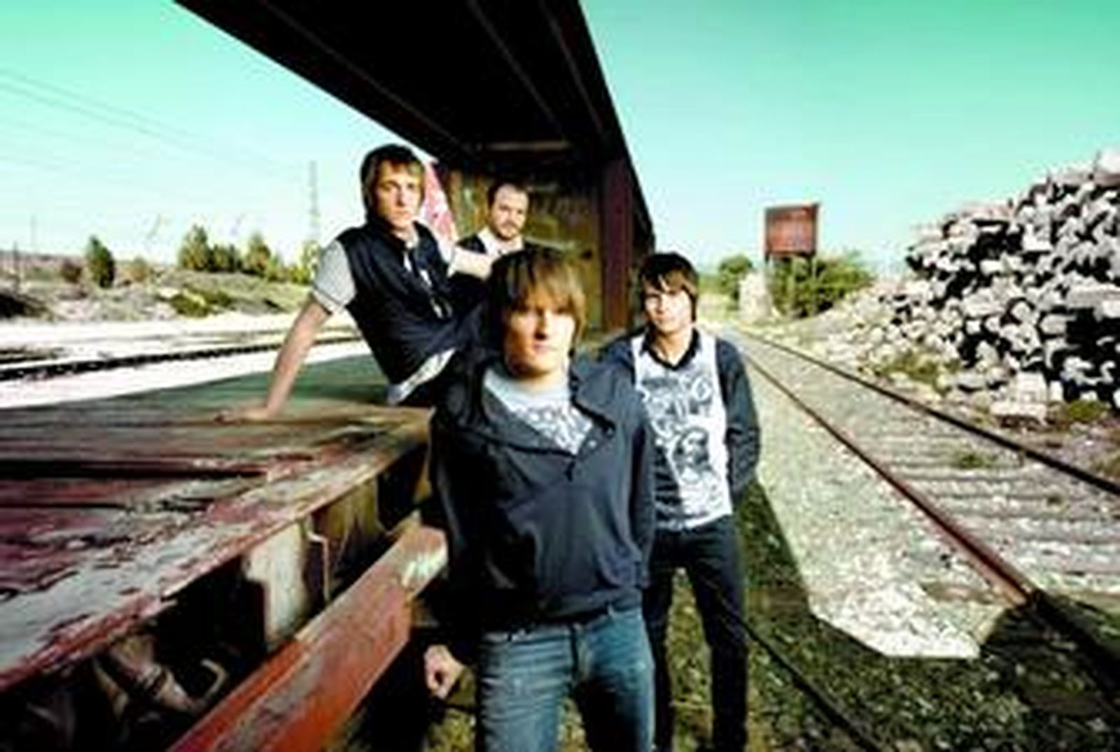 Los componentes del grupo posan para la fotografía de su primer disco.