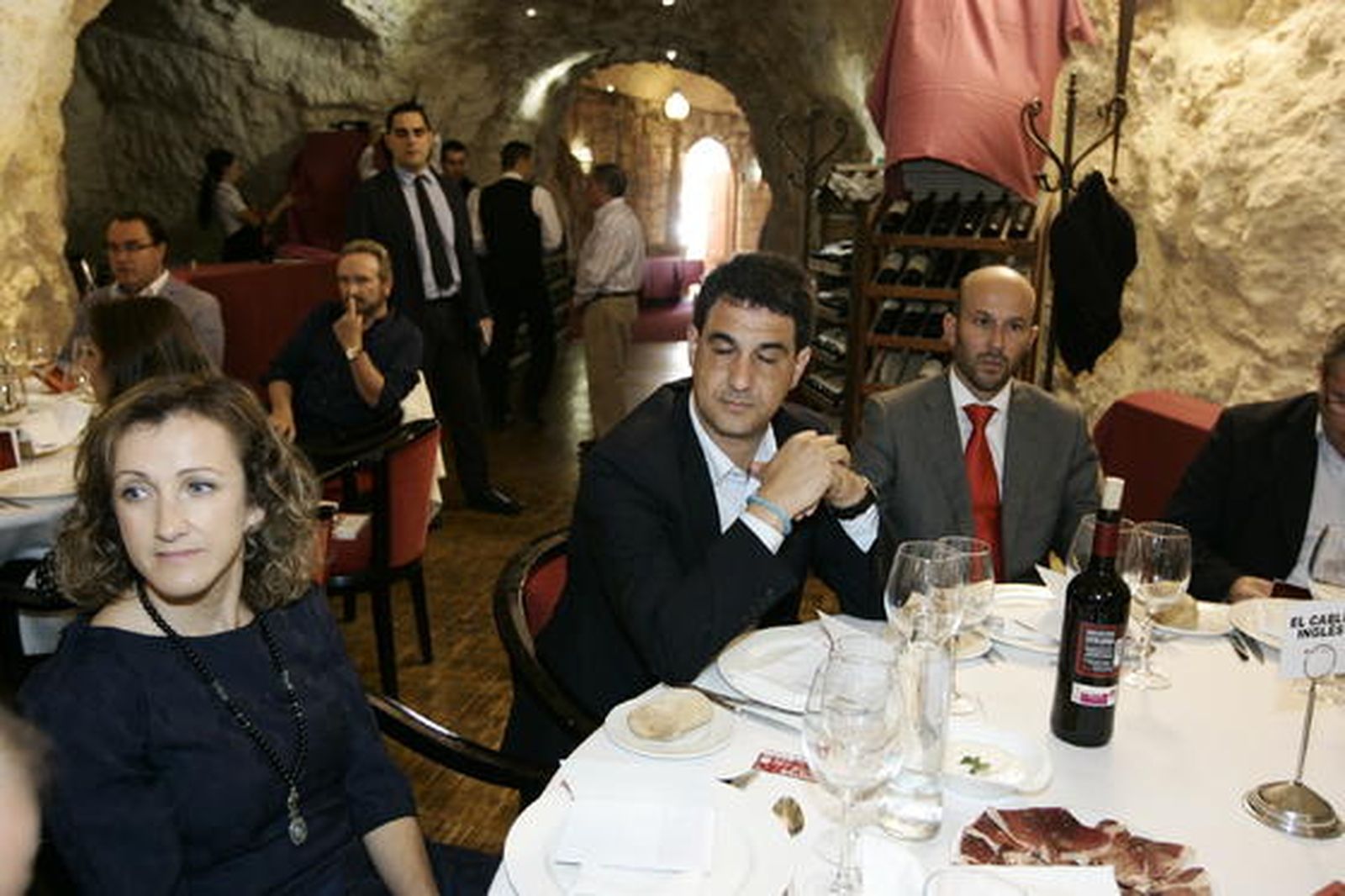 Catalina Peregrín y Víctor Cerbero (Peregrín) y Salvador Ordóñez (Banco Popular)

Foto: Javier Alonso