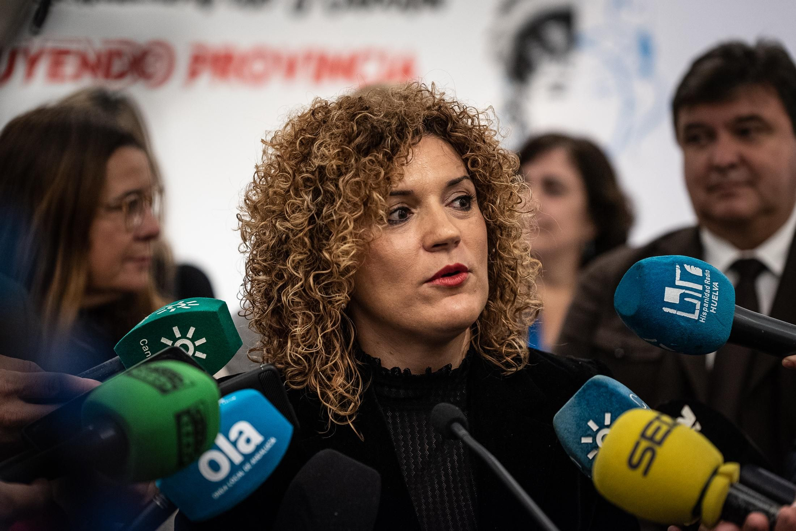 Imágenes de la inauguración de la exposición "200 años construyendo provincia"