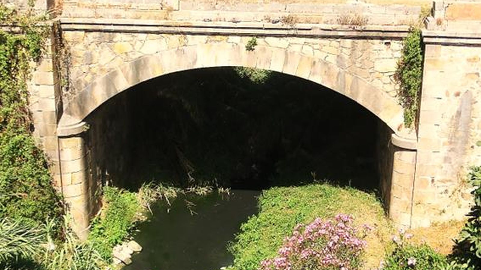 Puente de Los Guijos.