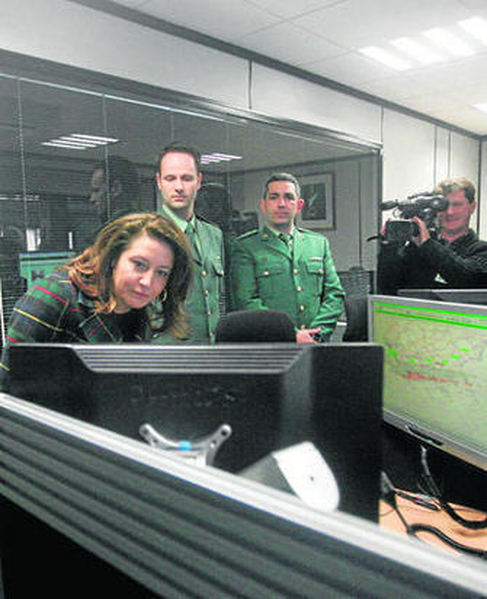 La delegada del Gobierno en Andalucía, Carmen Crespo, durante su visita ayer al CRVM.