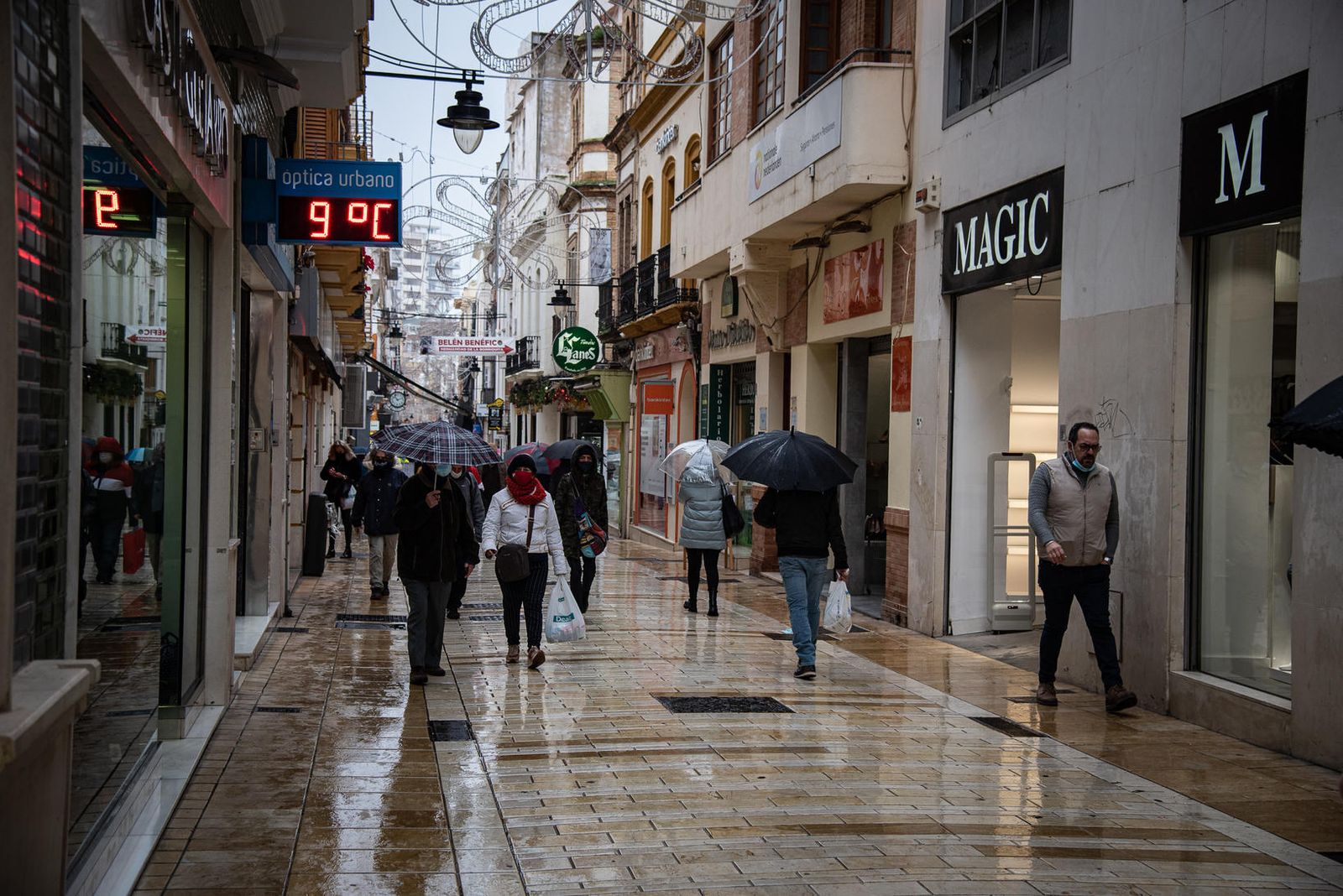 La calle más comercial de la capital onubense.