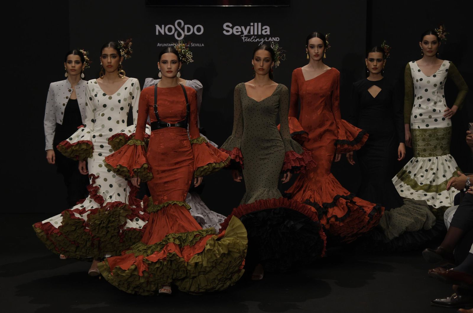 Emprende Lunares, el desfile de moda flamenca de Gloria Galán, que anticipa la Feria de Abril: todas las fotos.