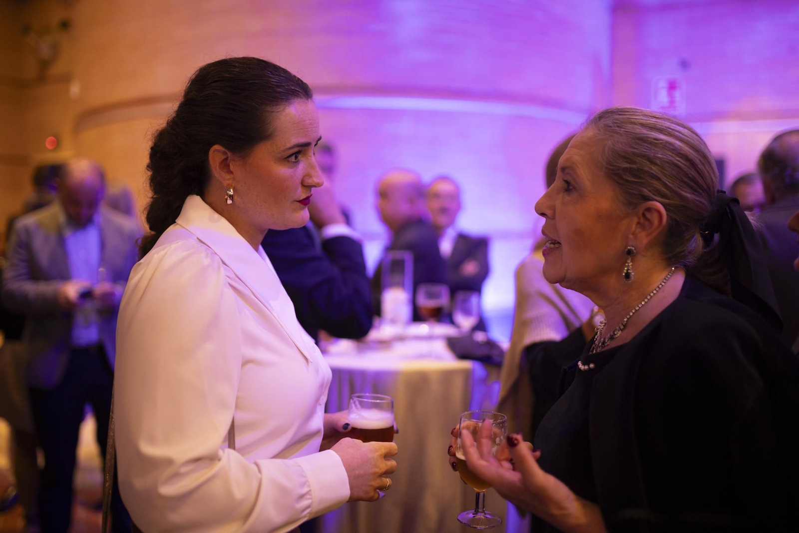 Imágenes de la recepción a los invitados a la gala del 40 aniversario de Huelva Información