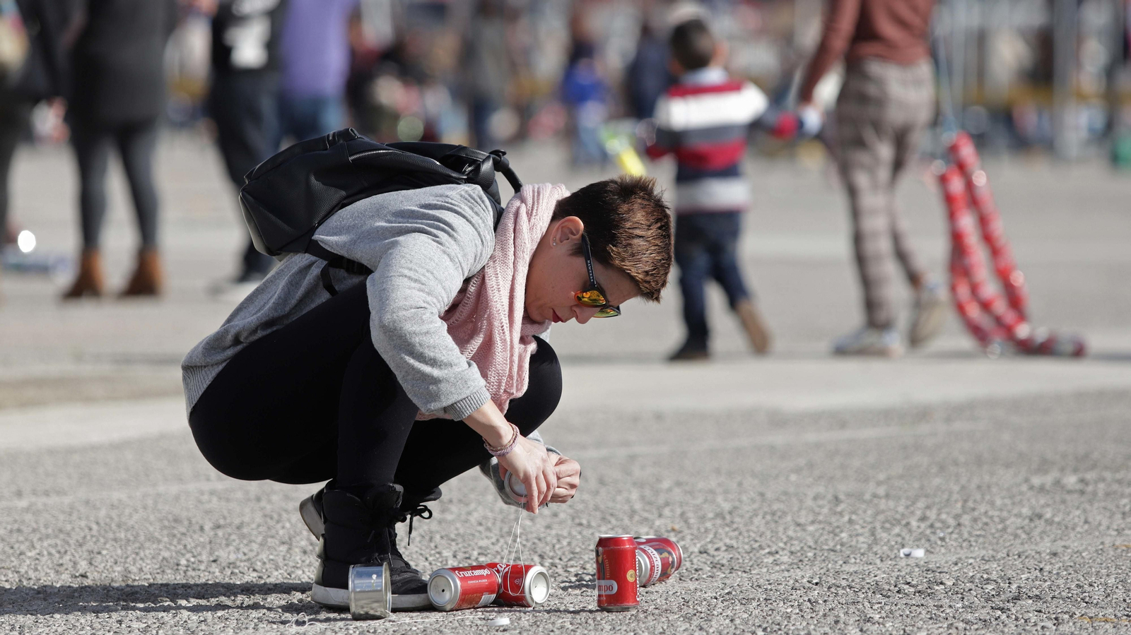 Imágenes del arrastre de latas en Algeciras