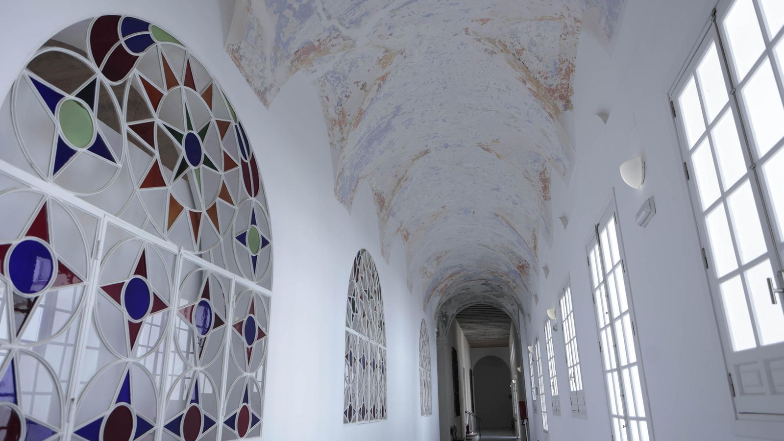 Una de las galerías del conjunto monumental.