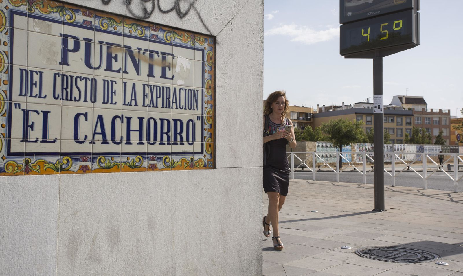 El termómetro del Puente del Cachorro registró ayer por la tarde una temperatura de 45 grados.
