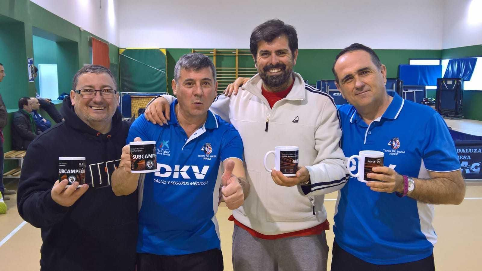 Equipo de Súper División de veteranos, que se proclamó subcampeón en las instalaciones de Pío XII.