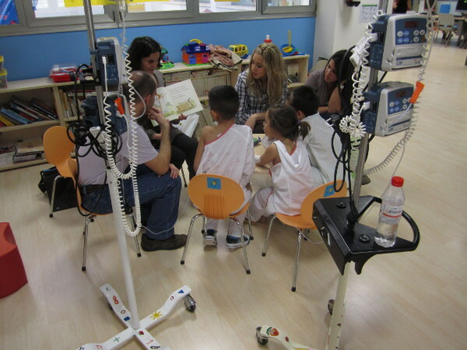 La asociación Entrelibros trabaja en hospitales, cárceles y centros de día para personas sin hogar.