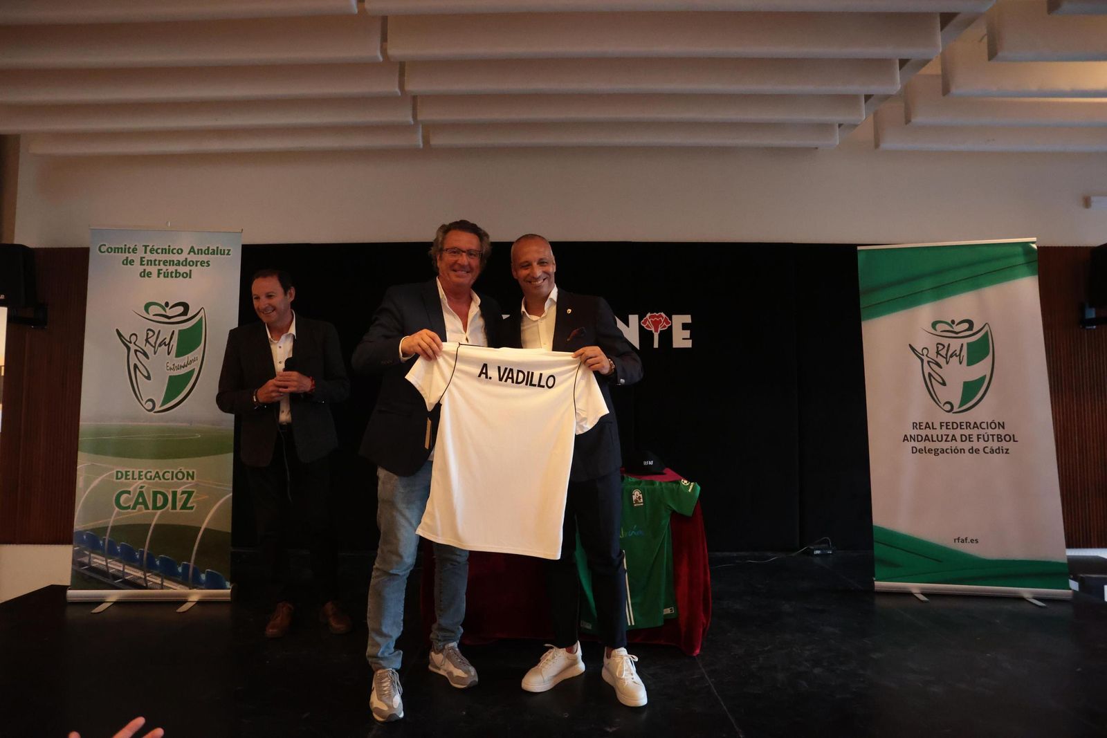 Los mejores momentos del homenaje a Antonio Vadillo